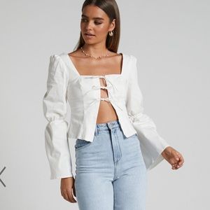 LONG SLEEVE TIE FRONT BLOUSE IN WHITE